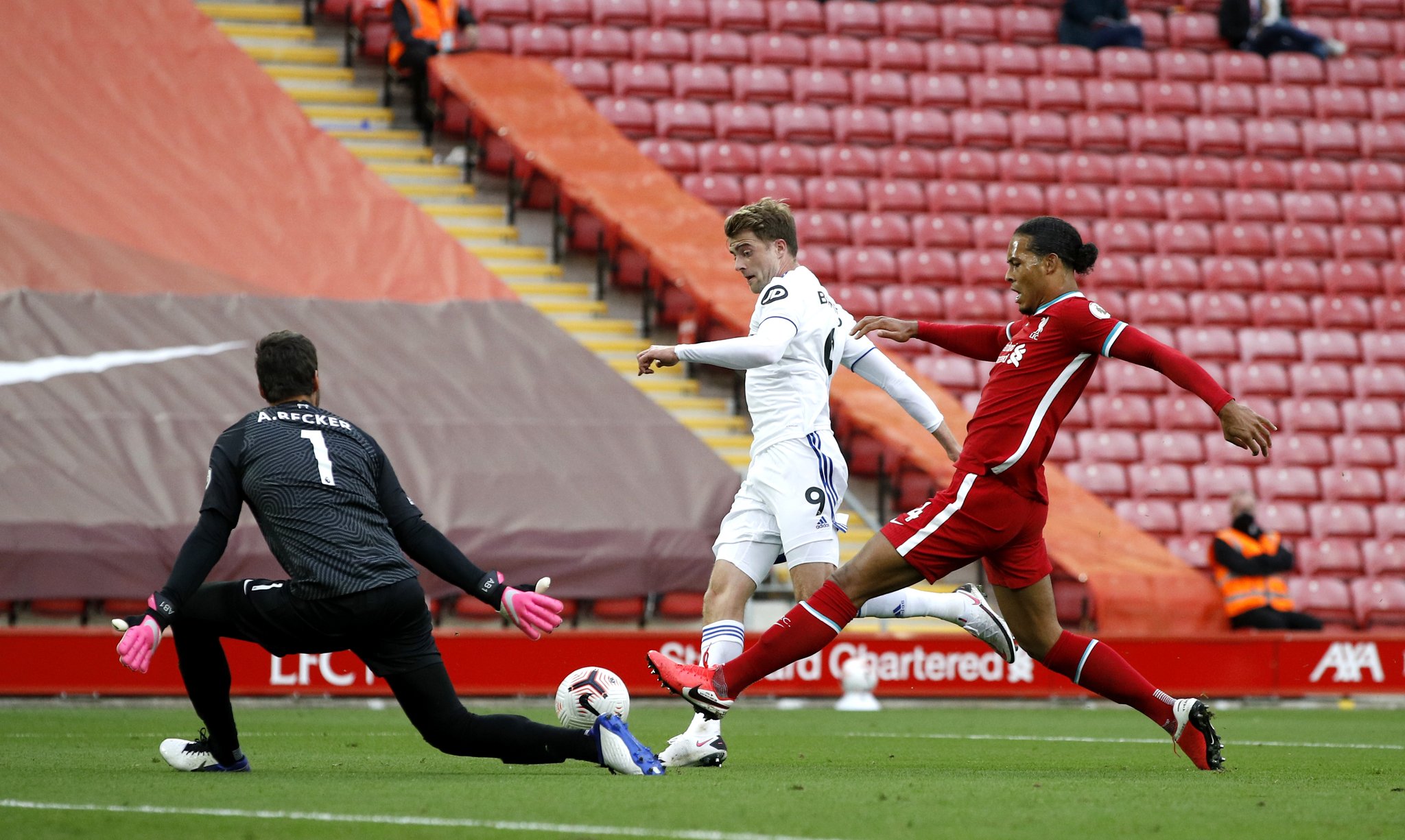 在这场充满 在这场充满